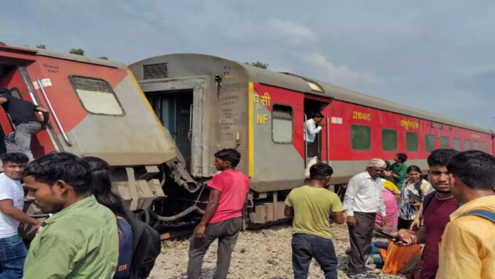 Terrible train accident! The room was knocked out, the engine was overturned, know the details