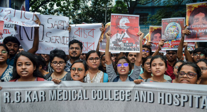 Kolkata: Doctors protest against the alleged murder of woman doctor in R.G. Kar Medical College